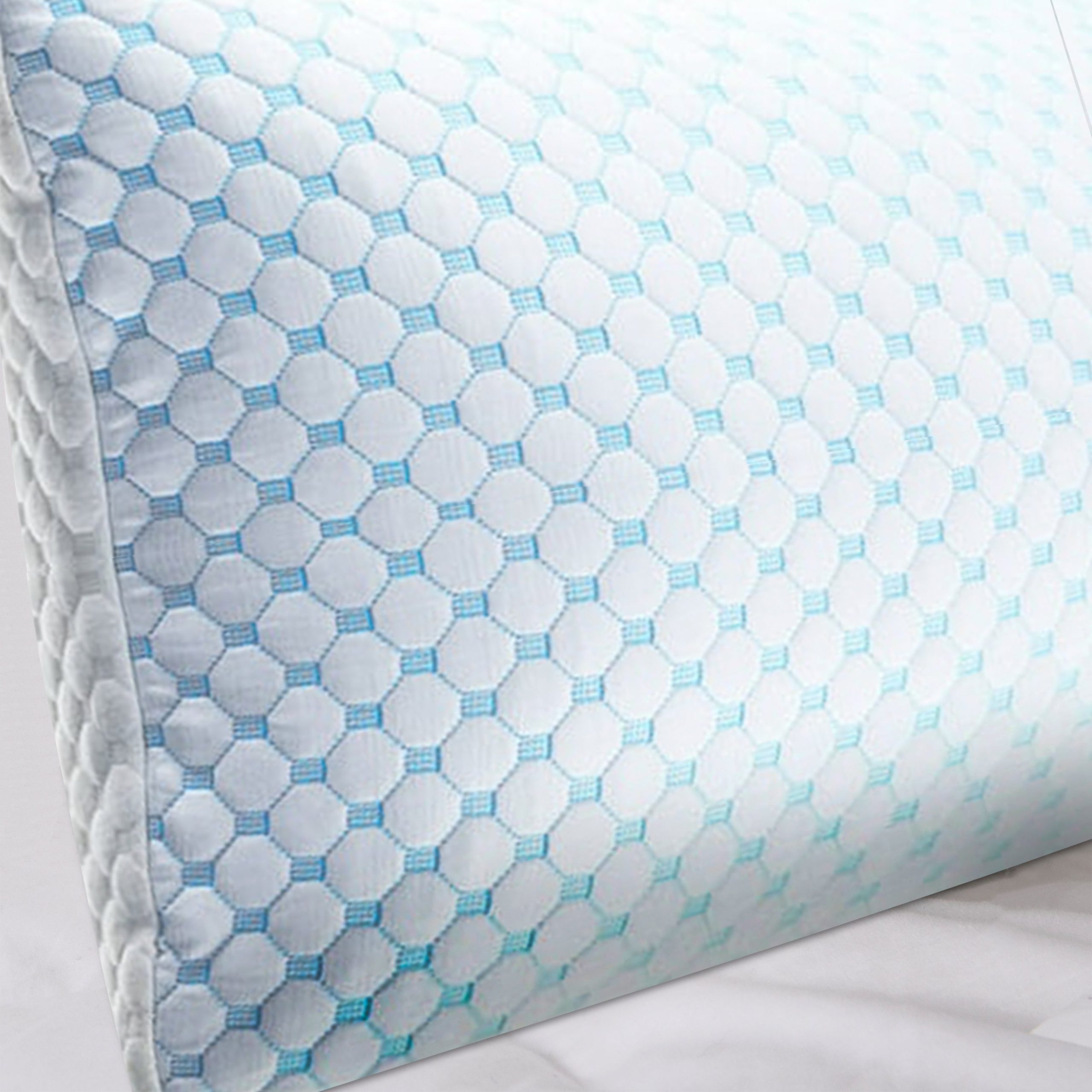 Bed Bath Fashions Bamboo Memory Foam Pillow with Removable Cover - Image 2