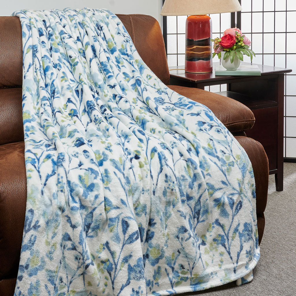 Kathy Ireland Flannel Fleece Blanket by Bed Bath Fashions - Image 6
