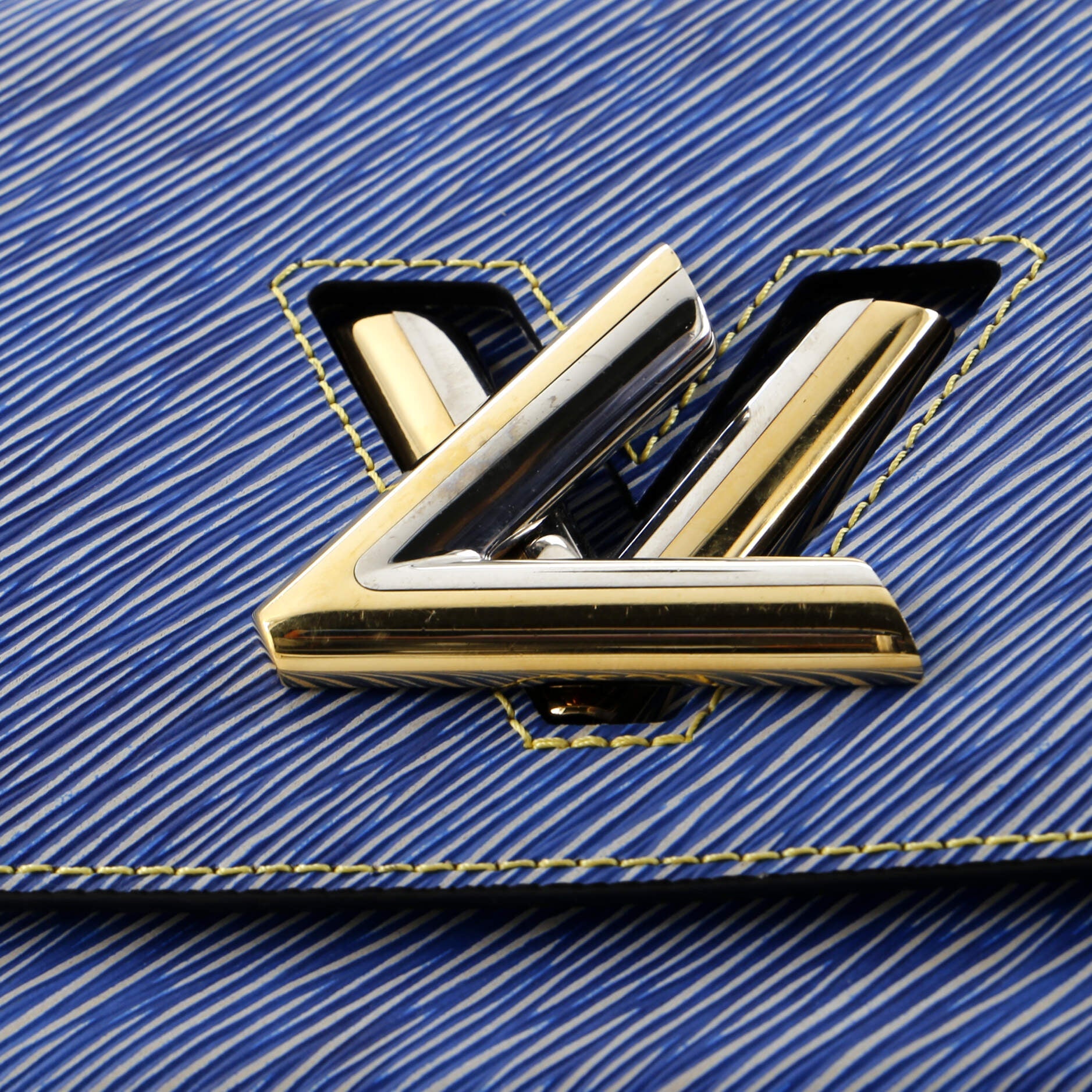 Pre-Loved Louis Vuitton Twist Handbag Epi Leather MM - Image 7