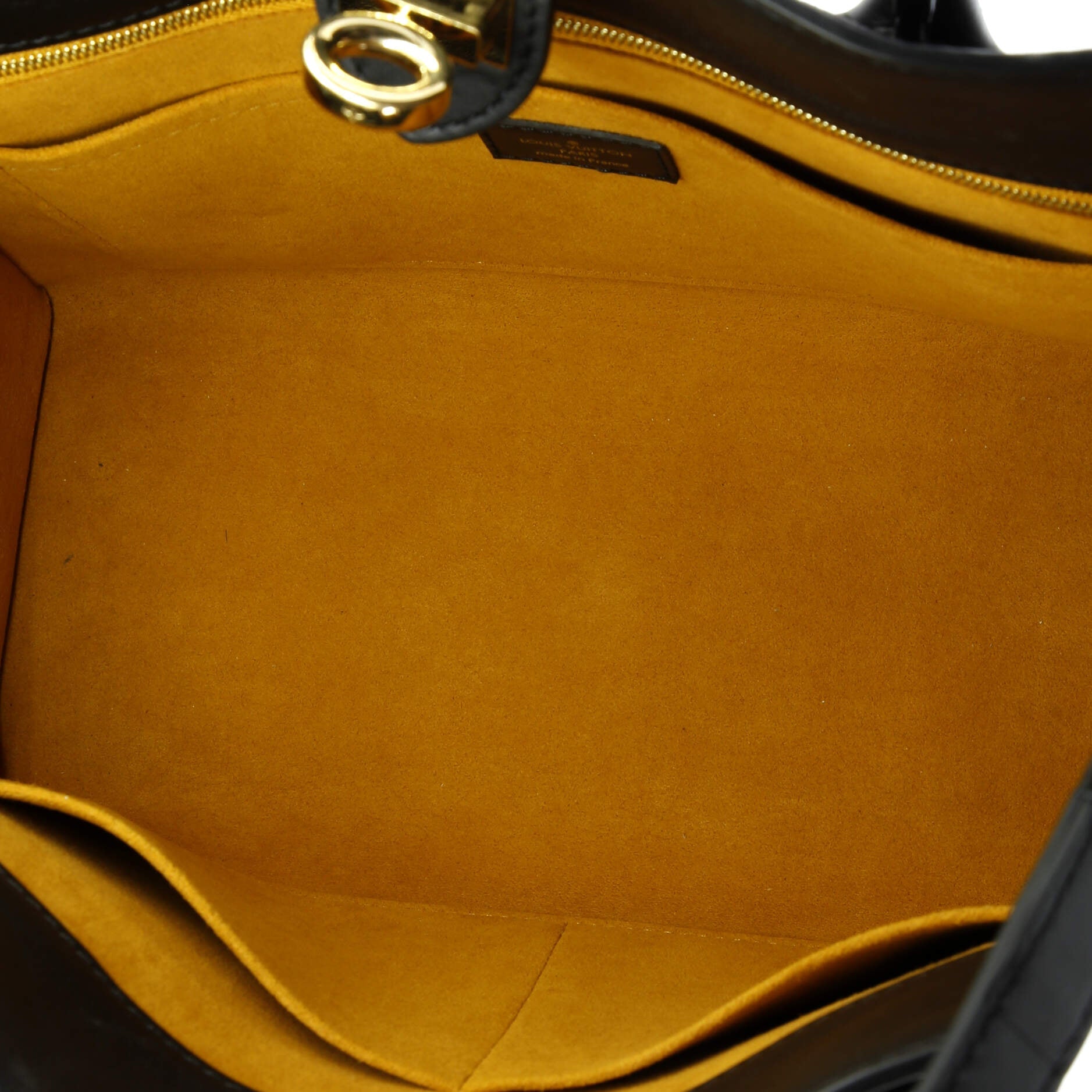 Pre-Loved Louis Vuitton On My Side Tote Monogram Tuffetage Leather MM - Image 5