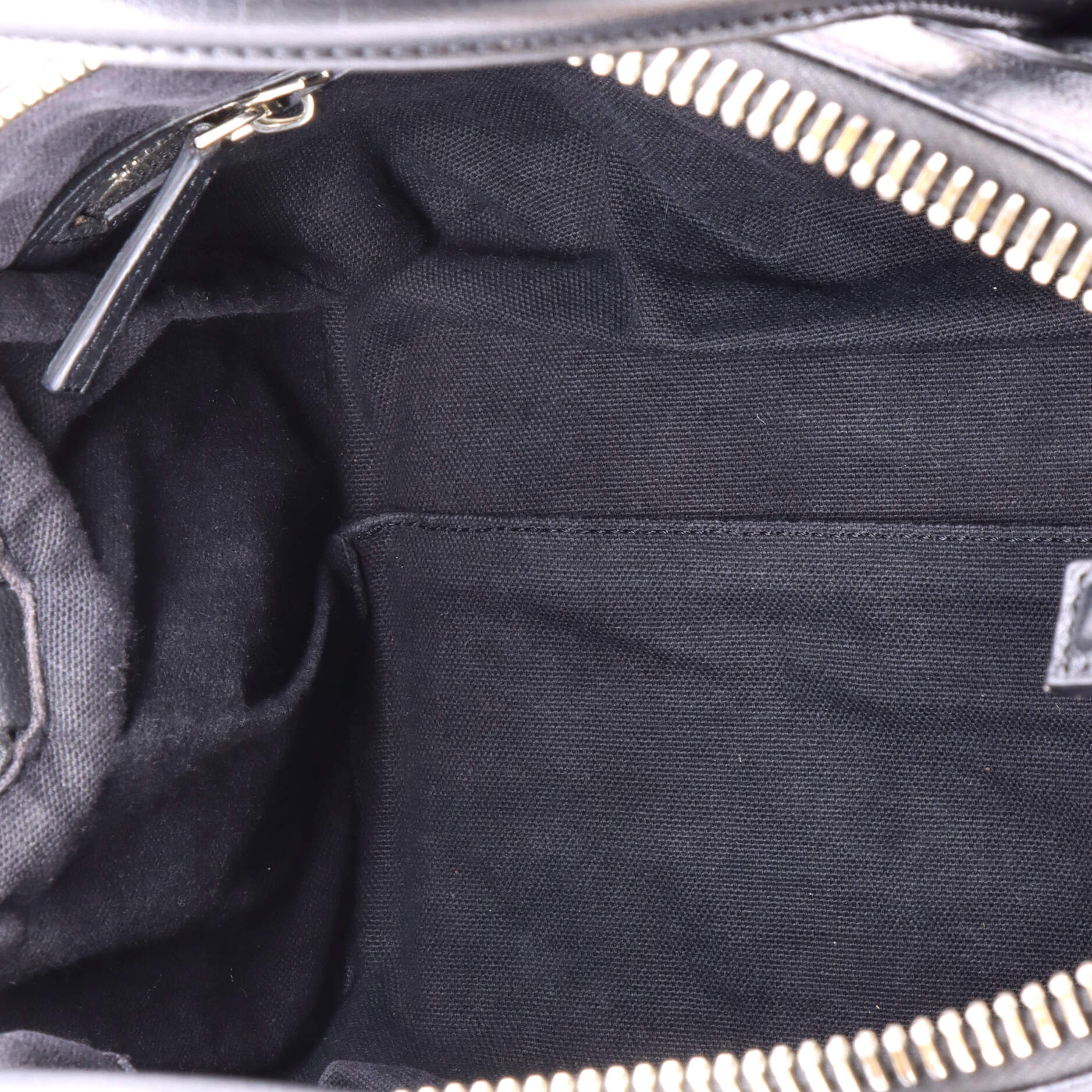 Pre-Loved Givenchy Antigona Bag Leather Small - Image 5