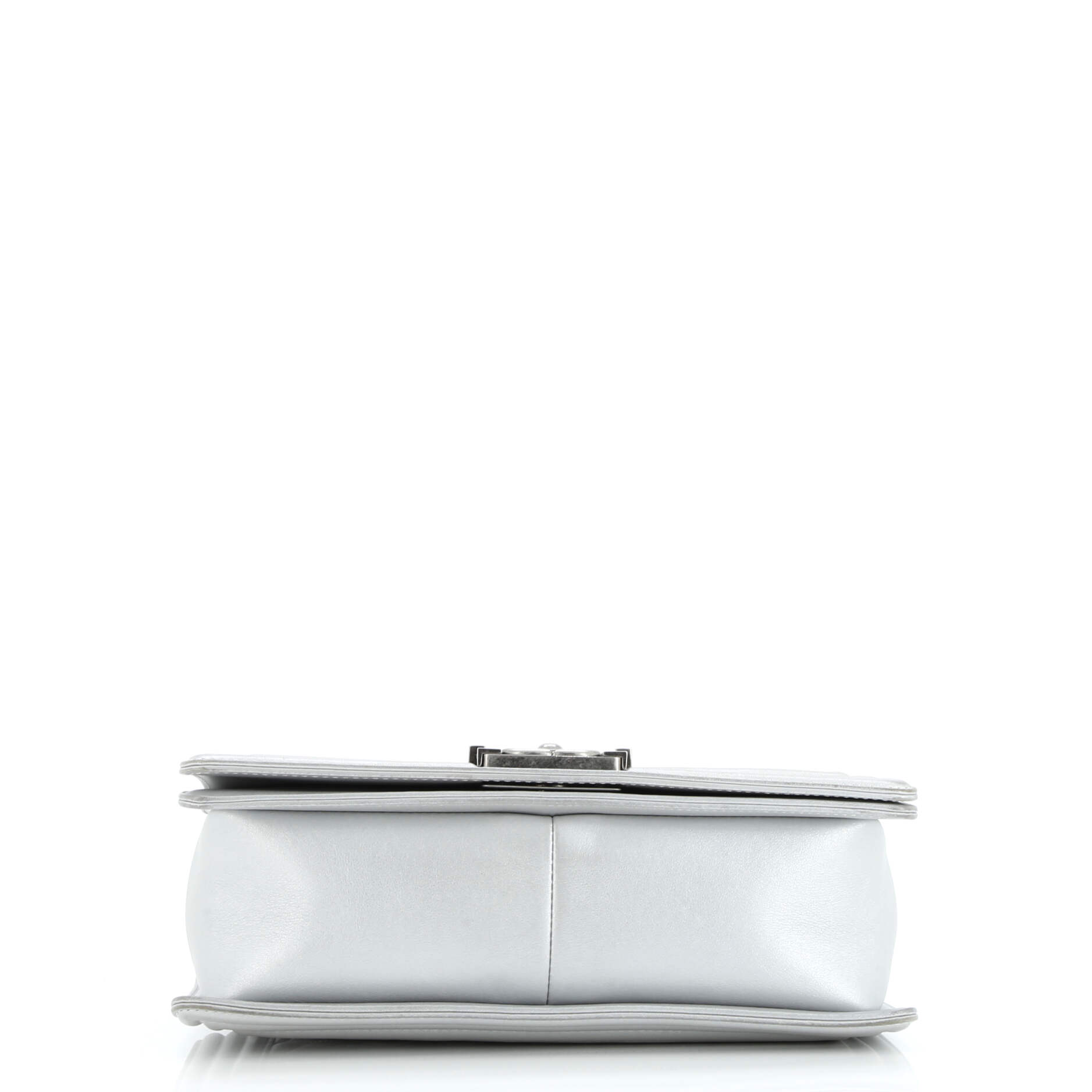 Pre-Loved Chanel Boy Flap Bag Quilted Calfskin Old Medium - Image 4