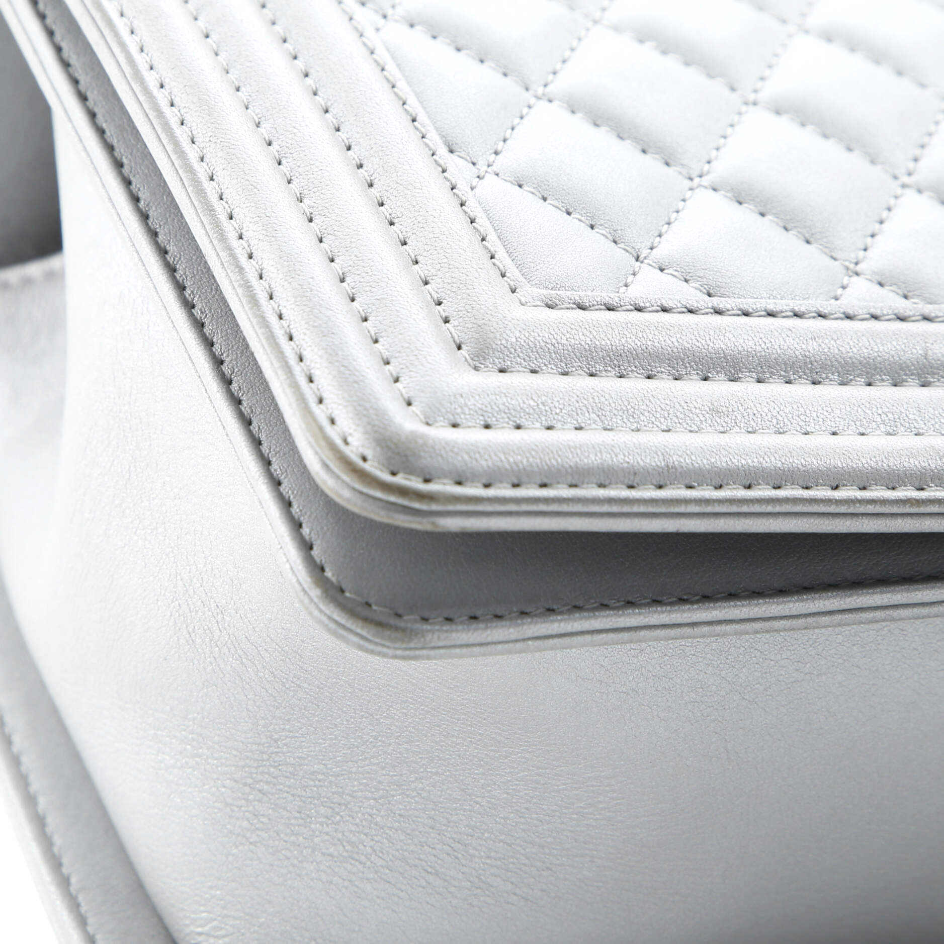 Pre-Loved Chanel Boy Flap Bag Quilted Calfskin Old Medium - Image 6