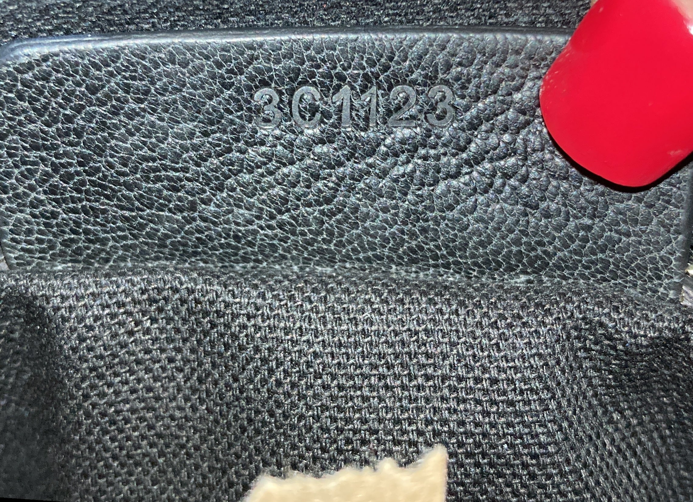 Pre-Loved Givenchy Antigona Bag Leather Small - Image 6