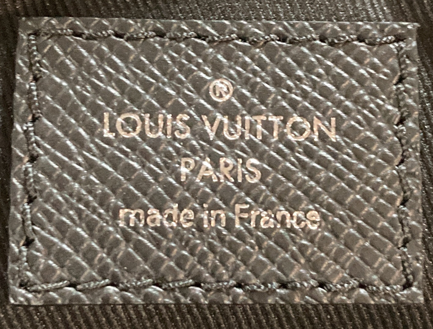 Pre-Loved Louis Vuitton Porte-Documents Voyage Briefcase Taiga Leather PM - Image 9