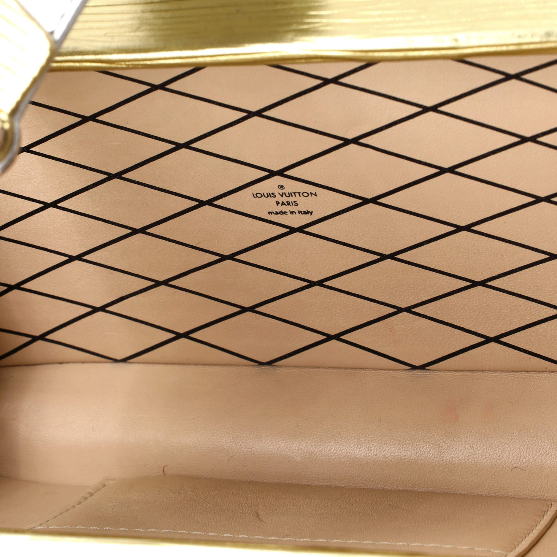 Pre-Loved Louis Vuitton Petite Malle Handbag Epi Leather - Image 5