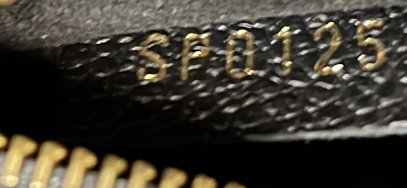 Pre-Loved Louis Vuitton Saint Germain Handbag Monogram Empreinte Leather MM - Image 9