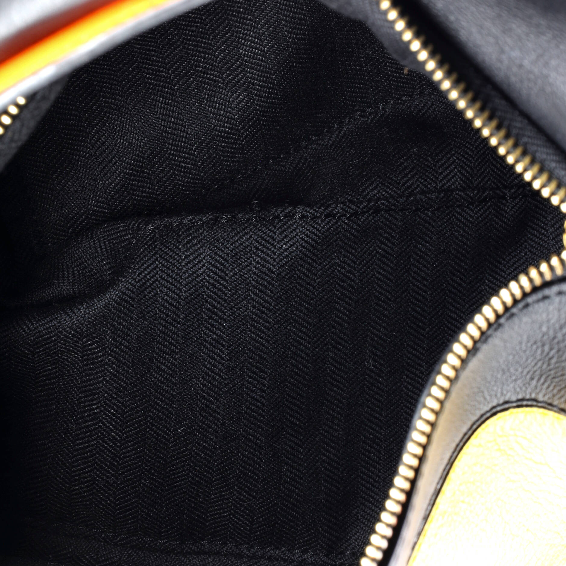 Pre-Loved Loewe Puzzle Bag Leather Small - Image 5