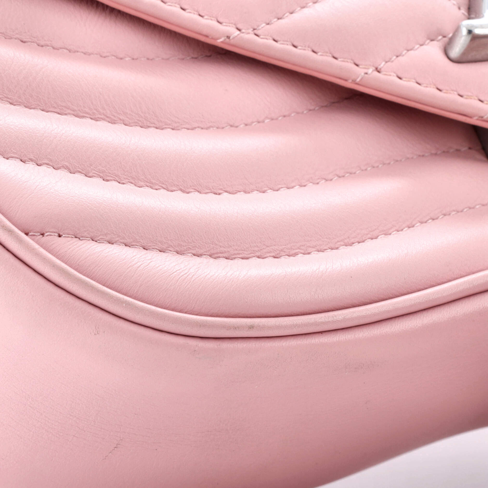 Pre-Loved Louis Vuitton New Wave Chain Bag Quilted Leather MM - Image 7