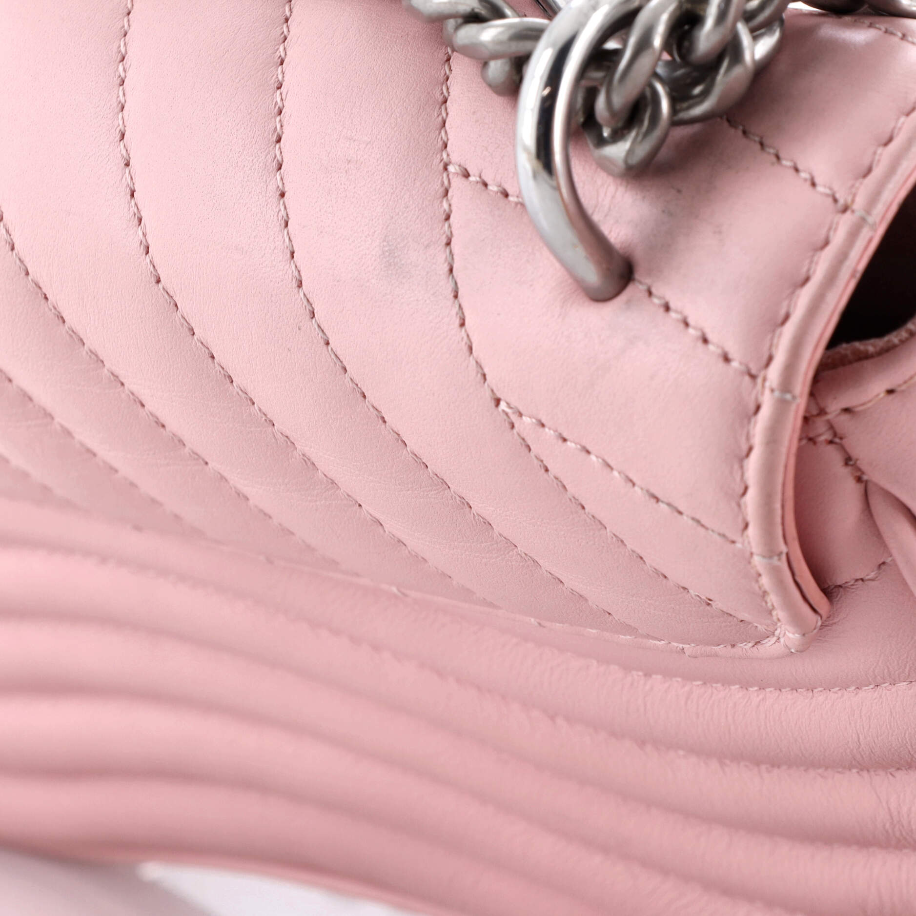 Pre-Loved Louis Vuitton New Wave Chain Bag Quilted Leather MM - Image 8