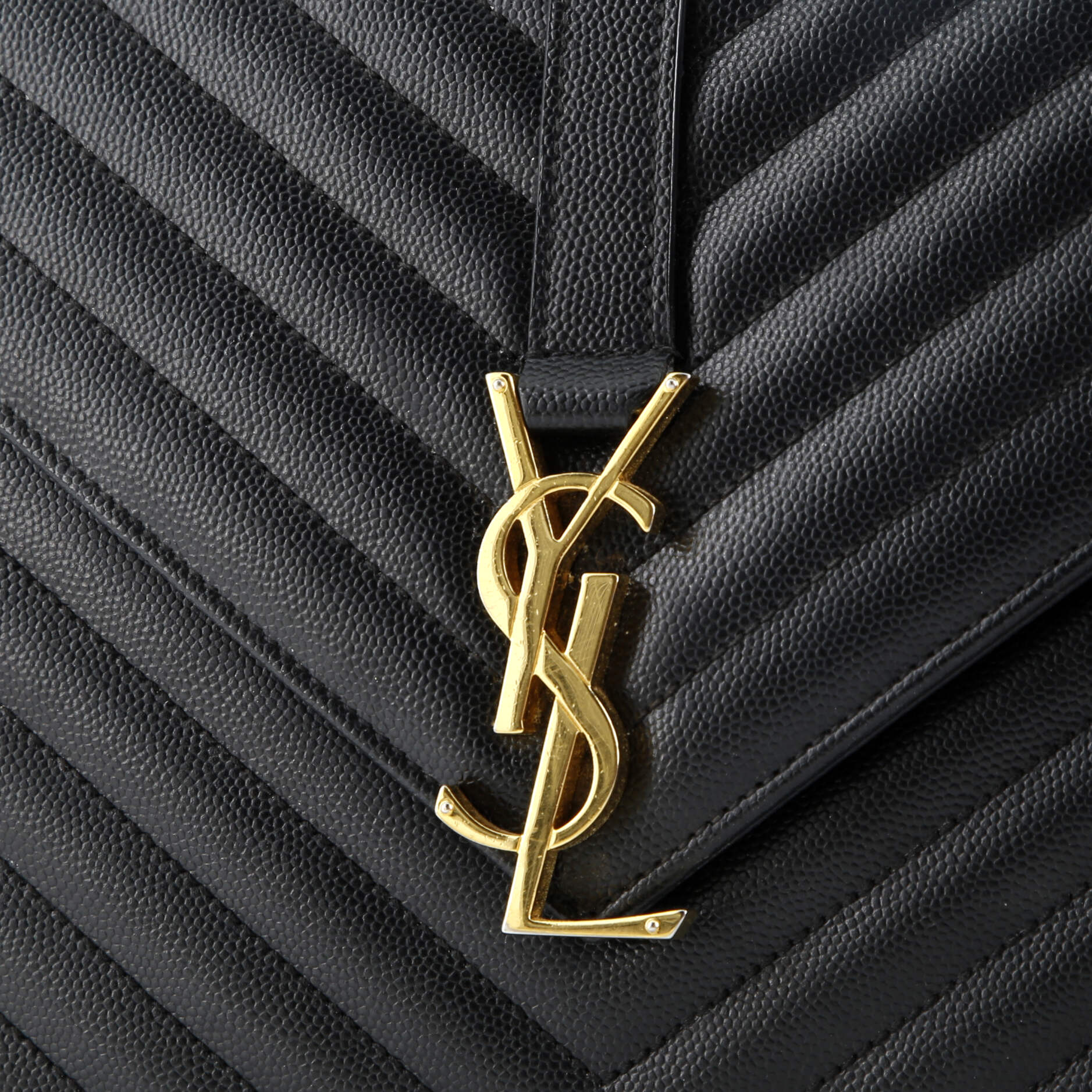Pre-Loved Saint Laurent Classic Monogram Envelope Satchel Matelasse Chevron Leather Large - Image 6