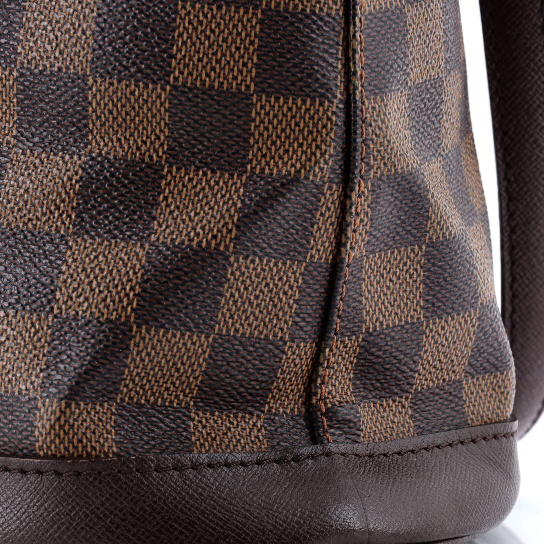 Pre-Loved Louis Vuitton Marais Bucket Bag Damier - Image 6