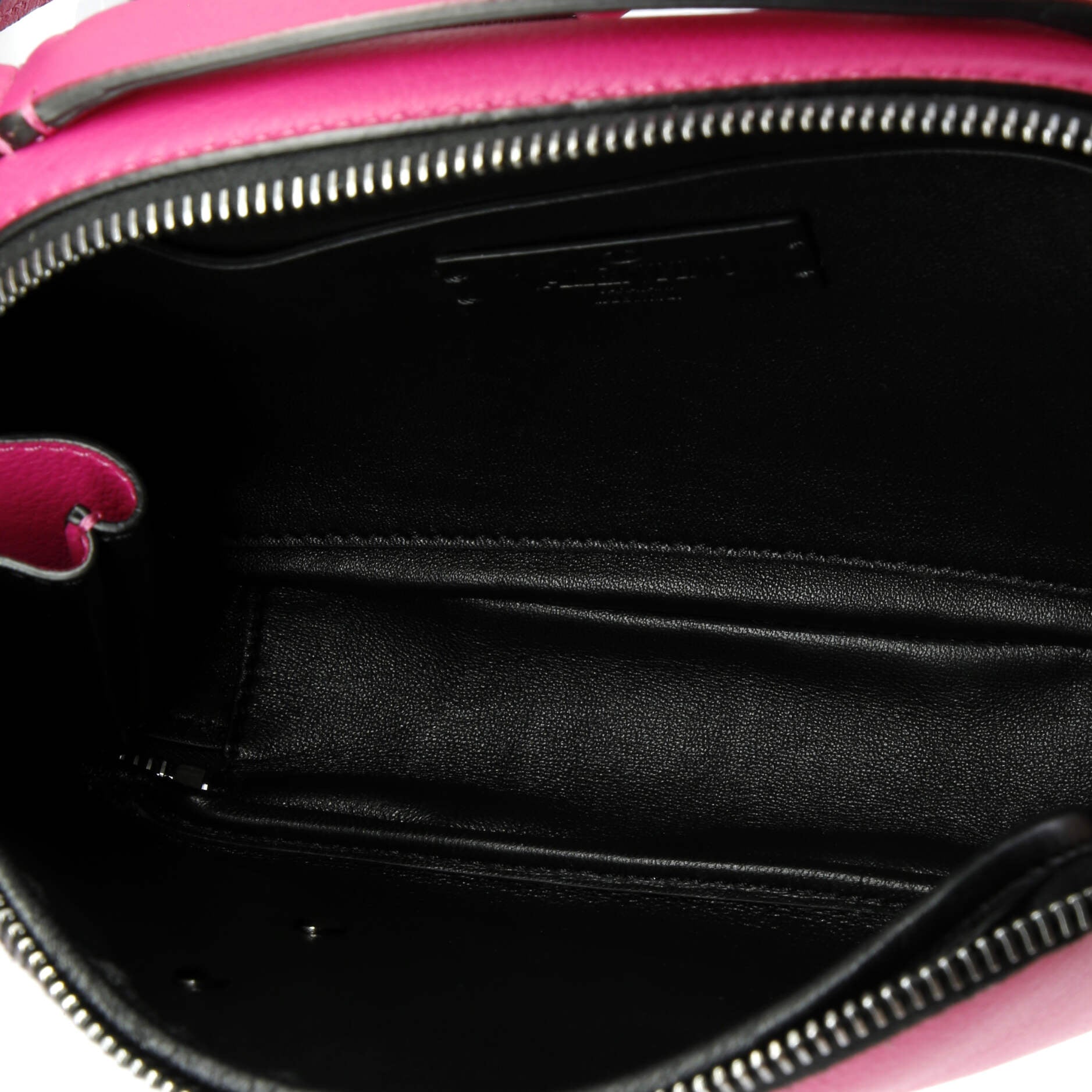 Pre-Loved Valentino VLogo Zip Around Camera Crossbody Bag Leather - Image 5