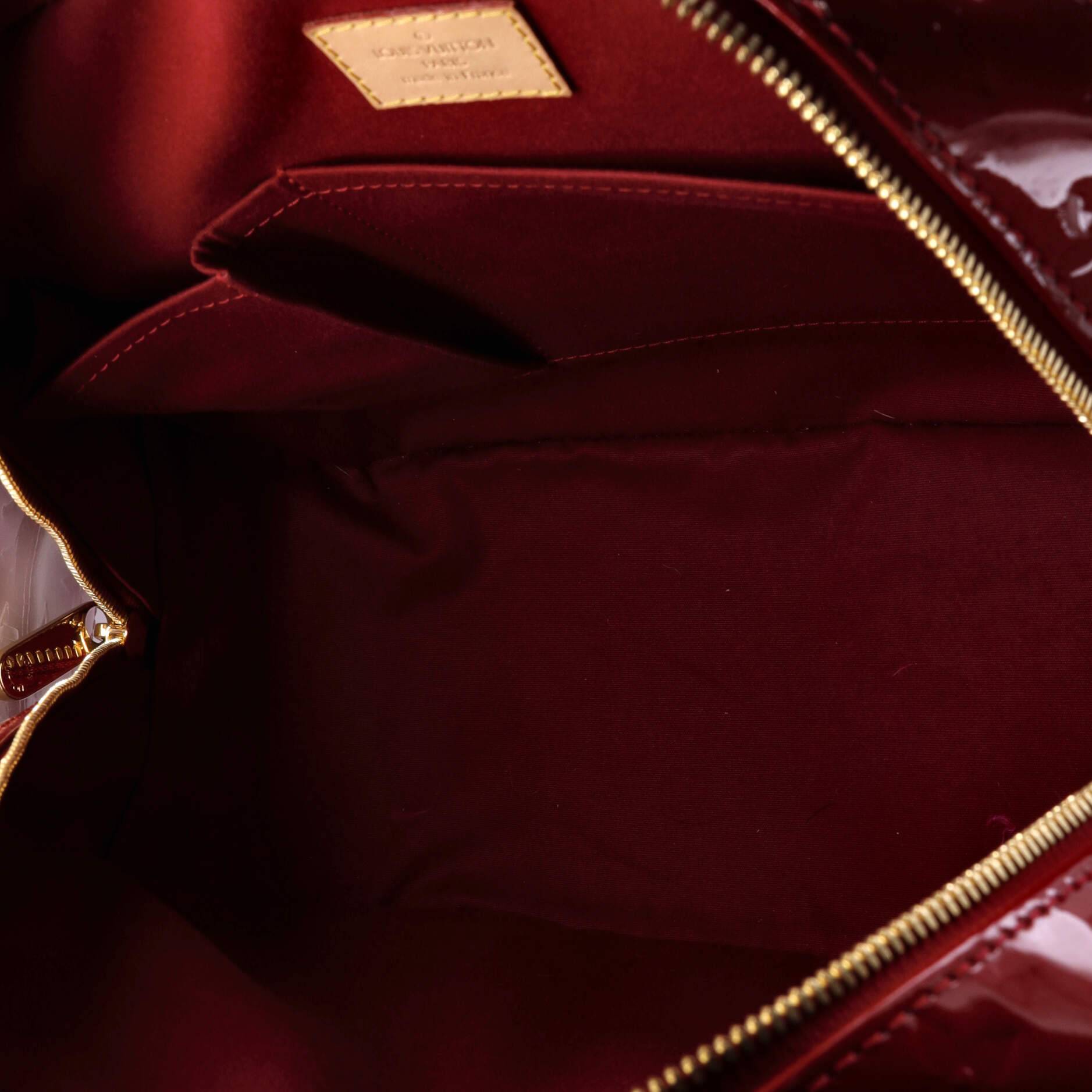 Pre-Loved Louis Vuitton Summit Drive Handbag Monogram Vernis - Image 5