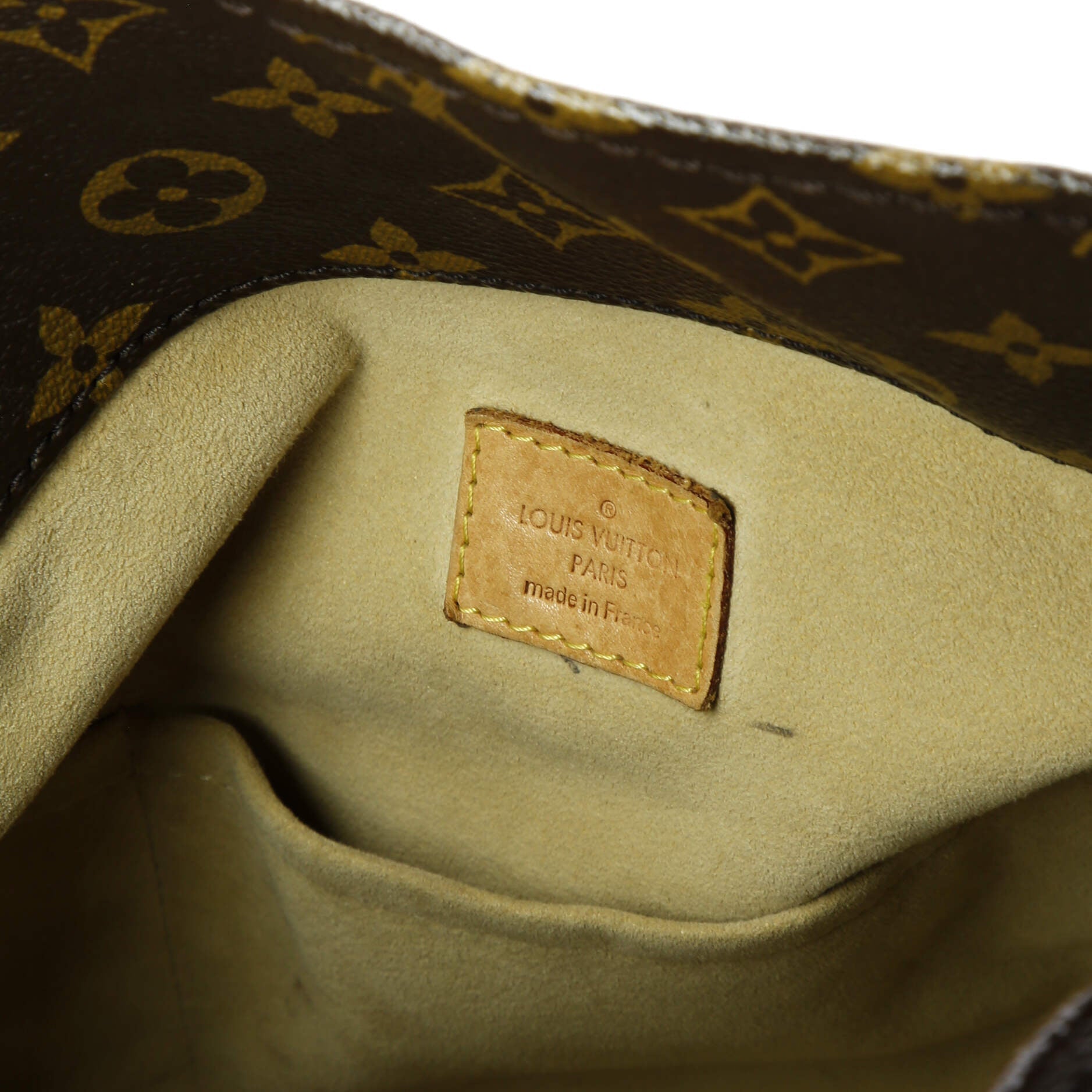 Pre-Loved Louis Vuitton Artsy Handbag Monogram Canvas MM - Image 6