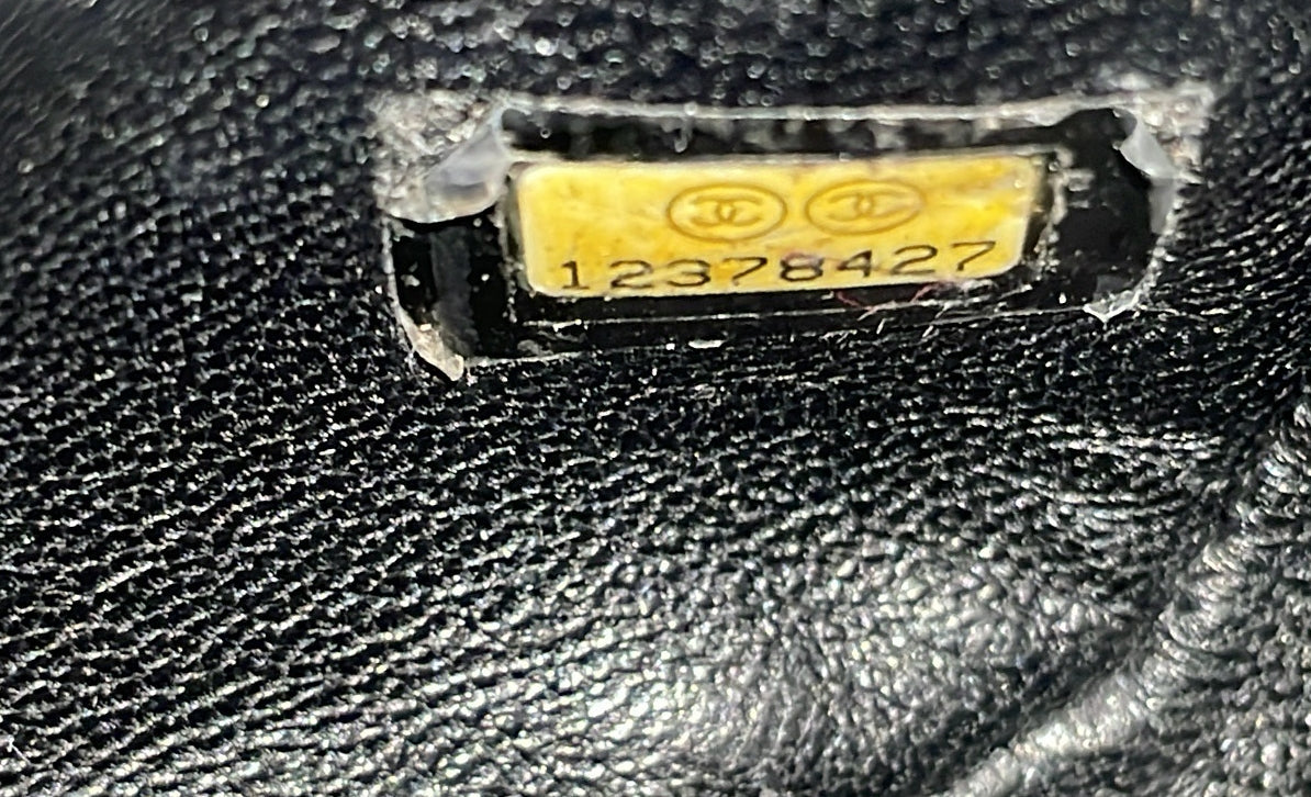 Pre-Loved Chanel Classic Double Flap Bag Quilted Caviar Jumbo - Image 7