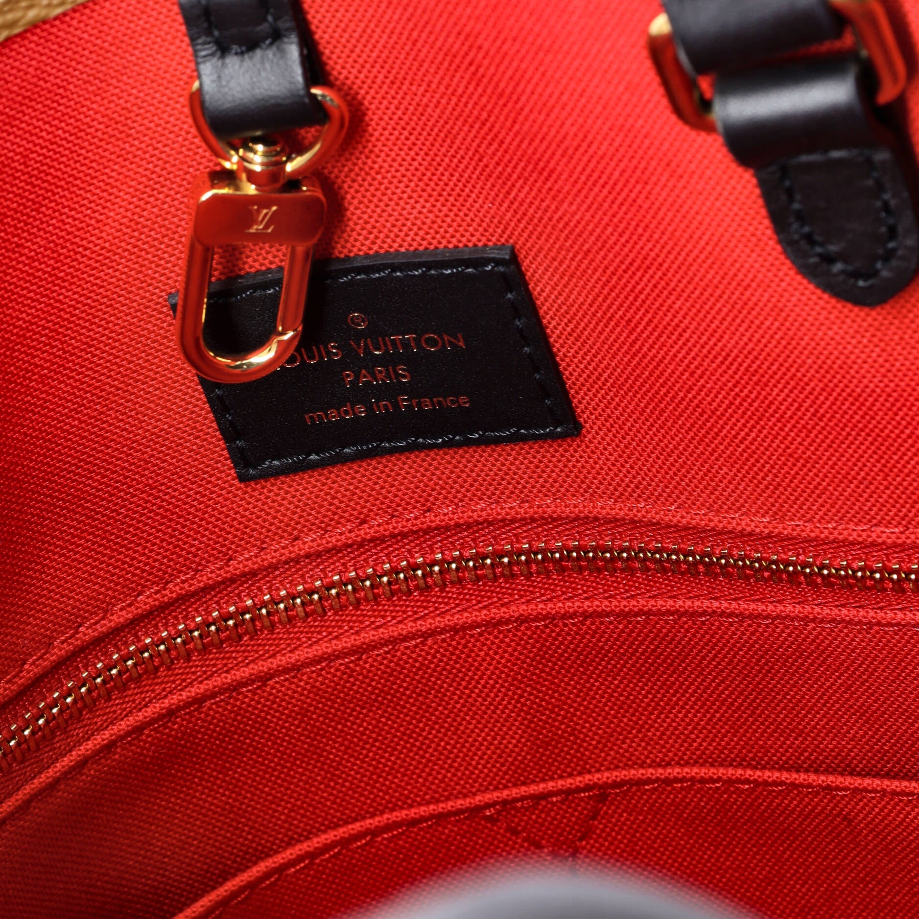 Pre-Loved Louis Vuitton OnTheGo Tote Reverse Monogram Giant MM - Image 7