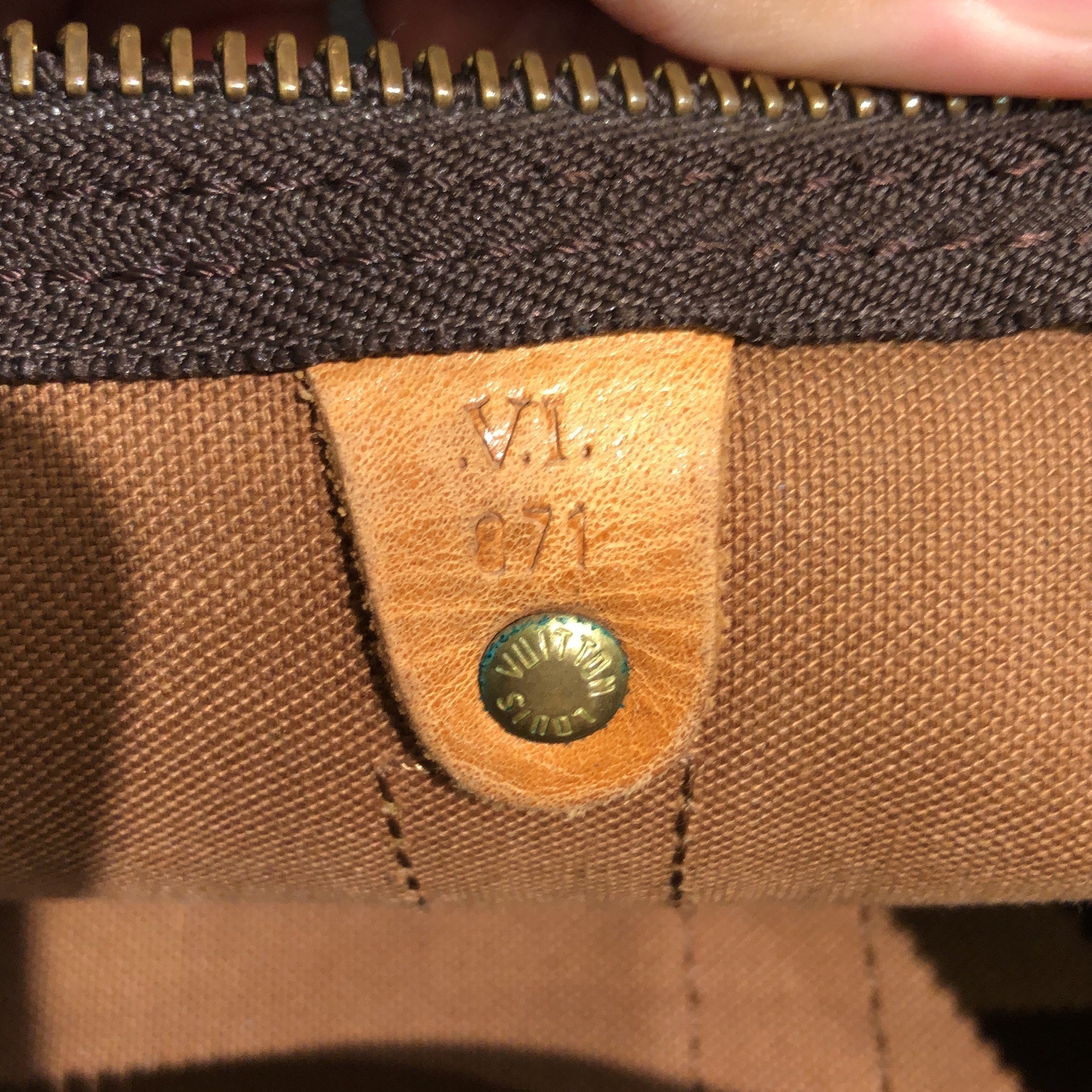 Pre-Loved Louis Vuitton Keepall Bandouliere Bag Monogram Canvas 50 - Image 9