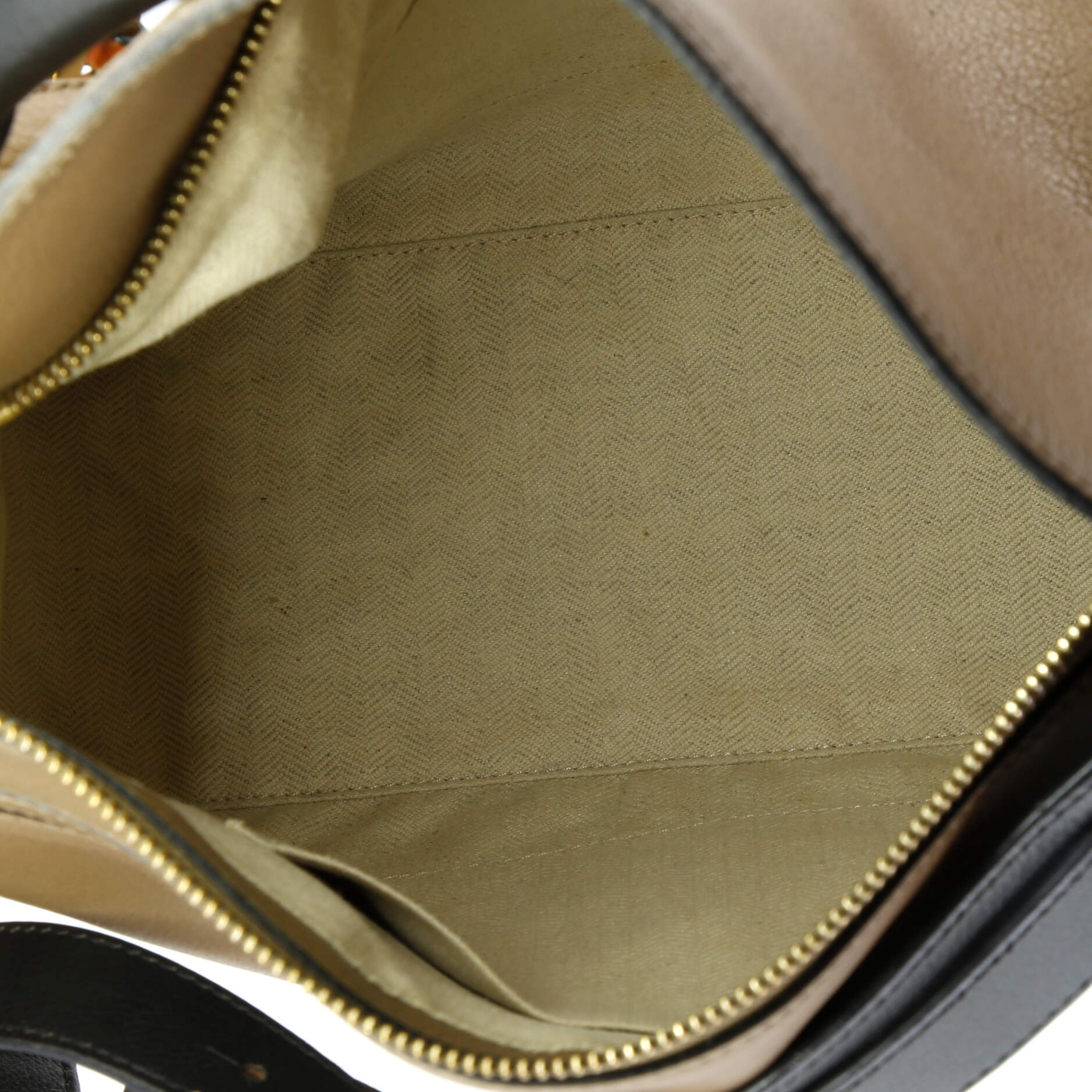 Pre-Loved Loewe Puzzle Bag Leather Medium - Image 7