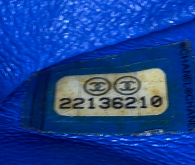 Pre-Loved Chanel Classic Double Flap Bag Quilted Caviar Medium - Image 7