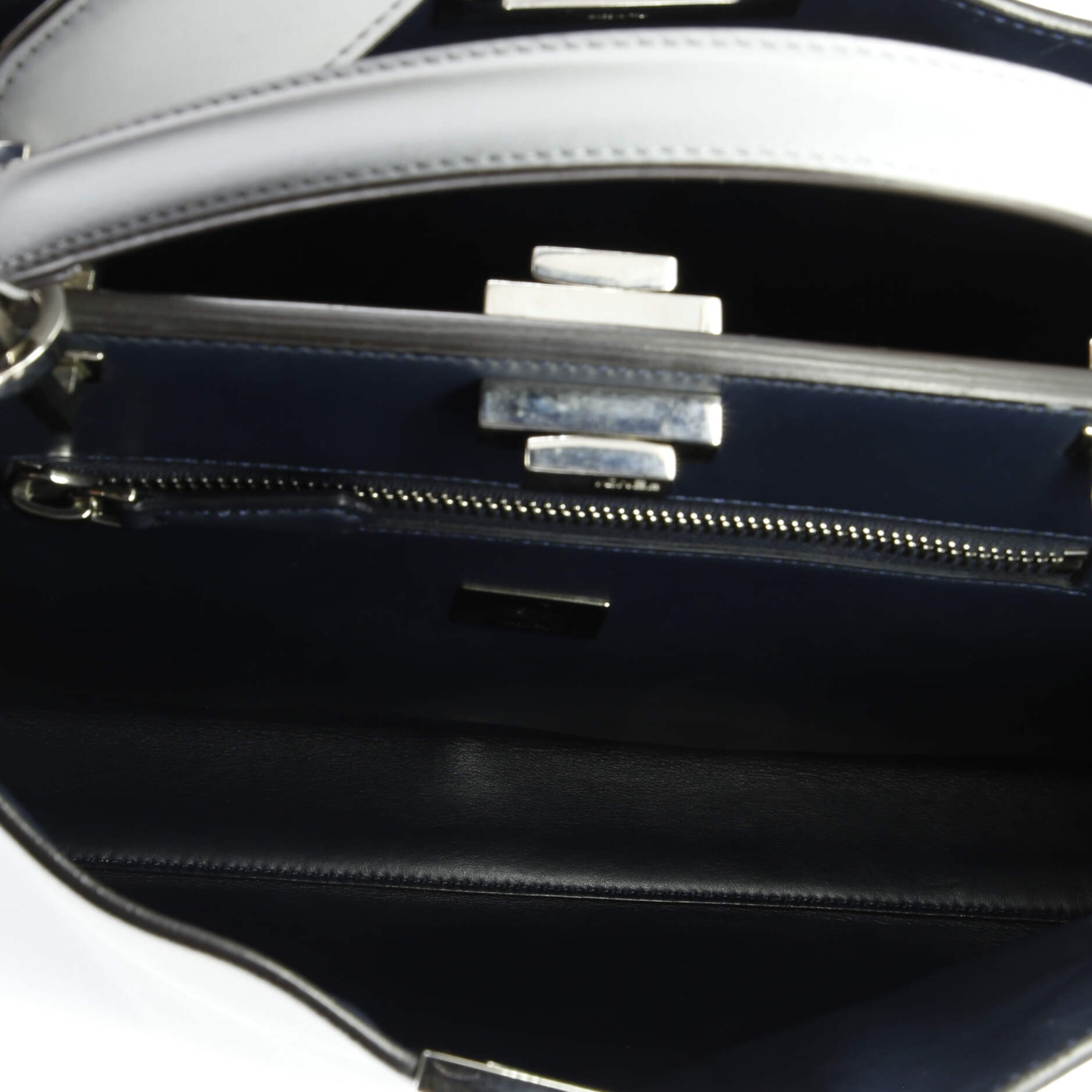 Pre-Loved Fendi Peekaboo Essential Bag Leather Large - Image 9