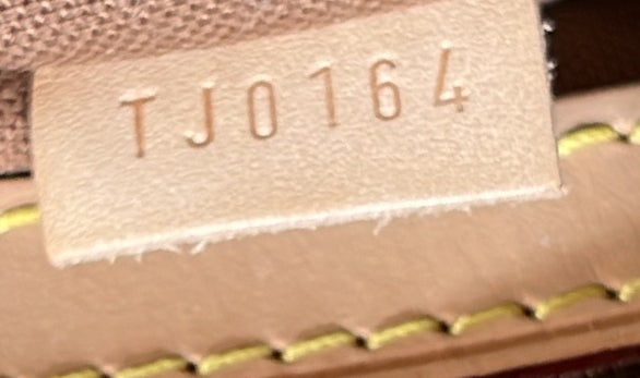 Pre-Loved Louis Vuitton Carryall Handbag Monogram Canvas - Image 8