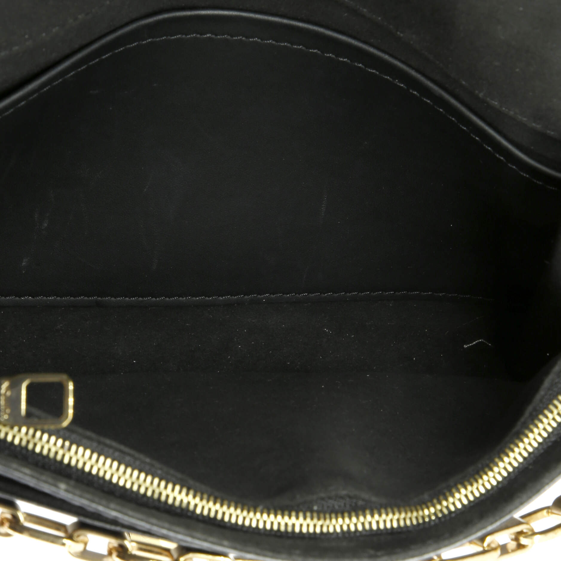 Pre-Loved Louis Vuitton Chain Louise Clutch Leather GM - Image 5