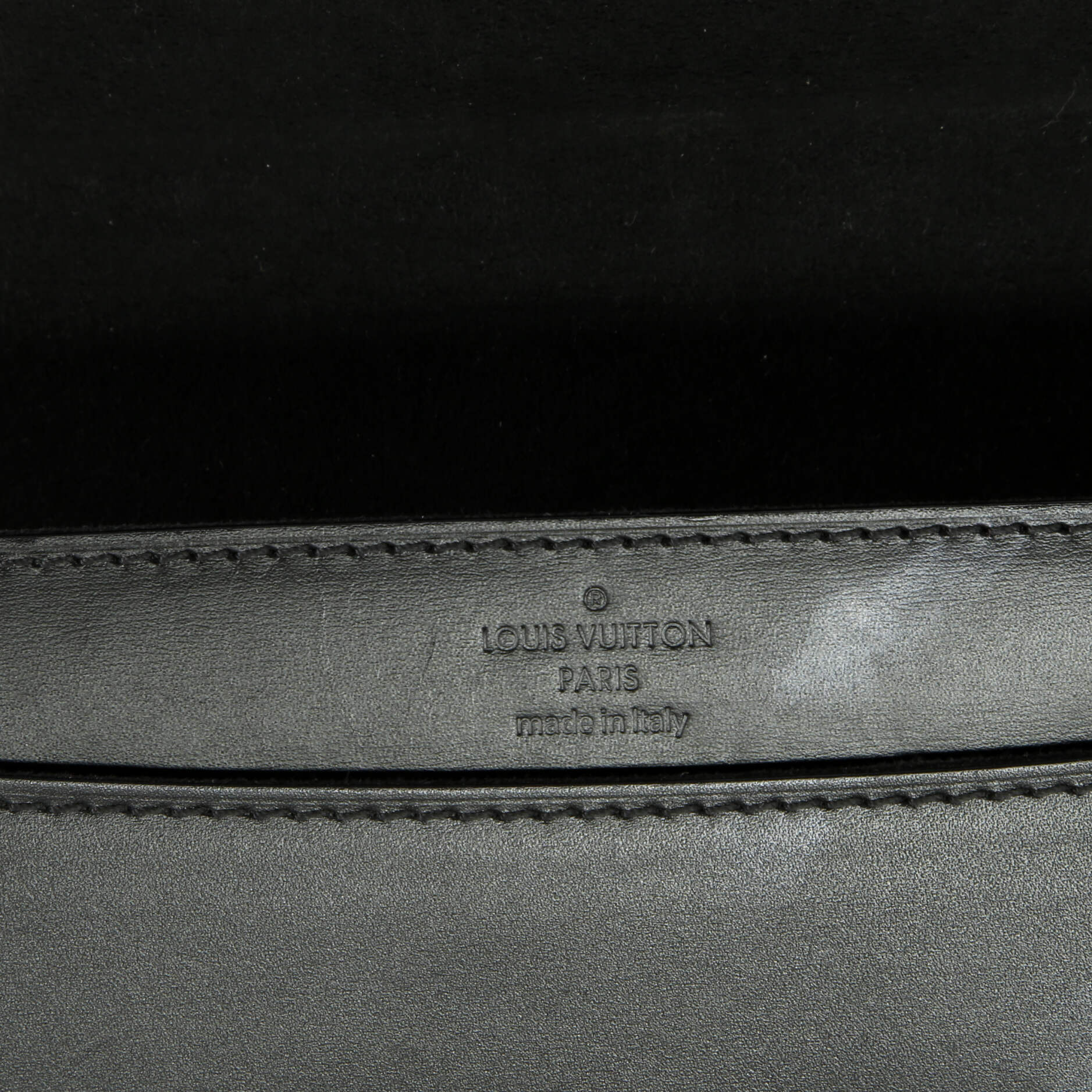 Pre-Loved Louis Vuitton Chain Louise Clutch Leather GM - Image 6