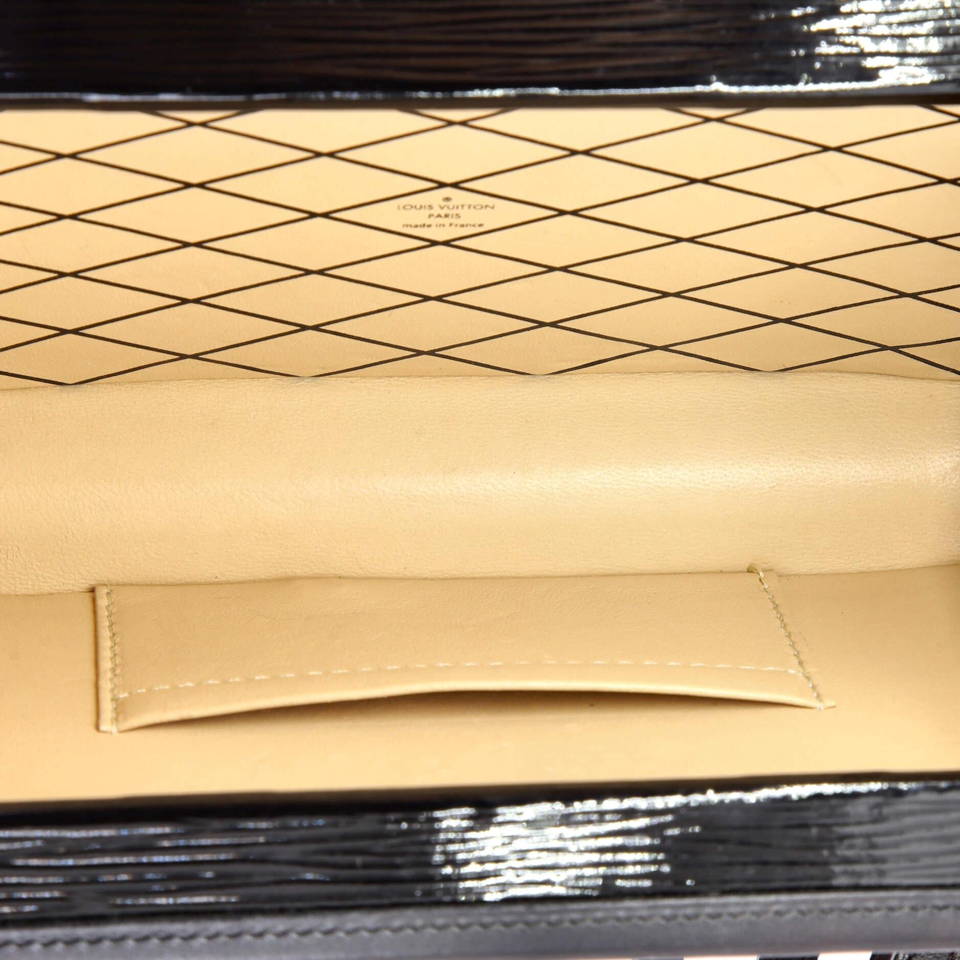 Pre-Loved Louis Vuitton Petite Malle Handbag Epi Leather - Image 5