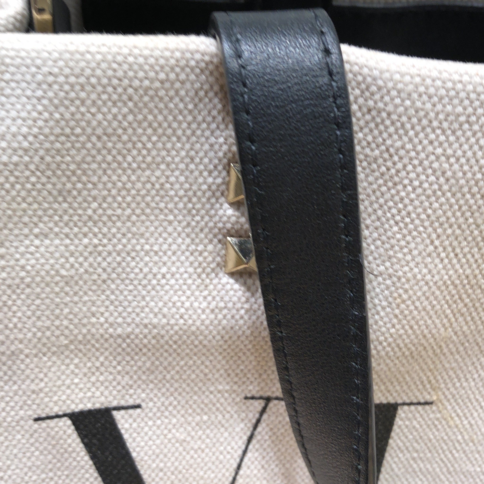 Pre-Loved Valentino Grande Plage VLTN Tote Canvas Small - Image 8