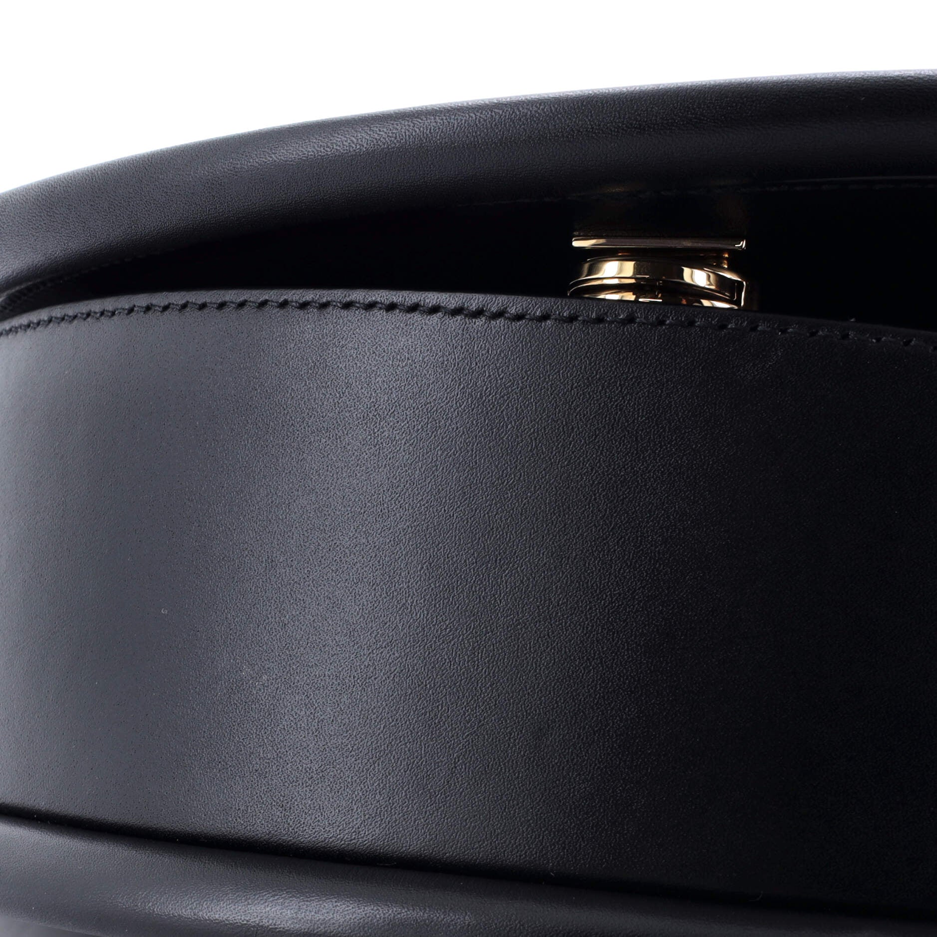 Pre-Loved Ferragamo Aura Bag Leather - Image 6