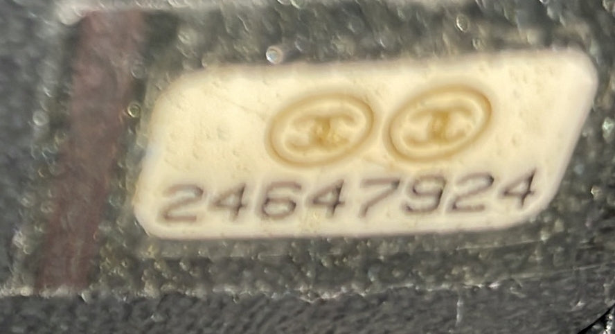 Pre-Loved Chanel Classic Double Flap Bag Chevron Iridescent Caviar Jumbo - Image 7