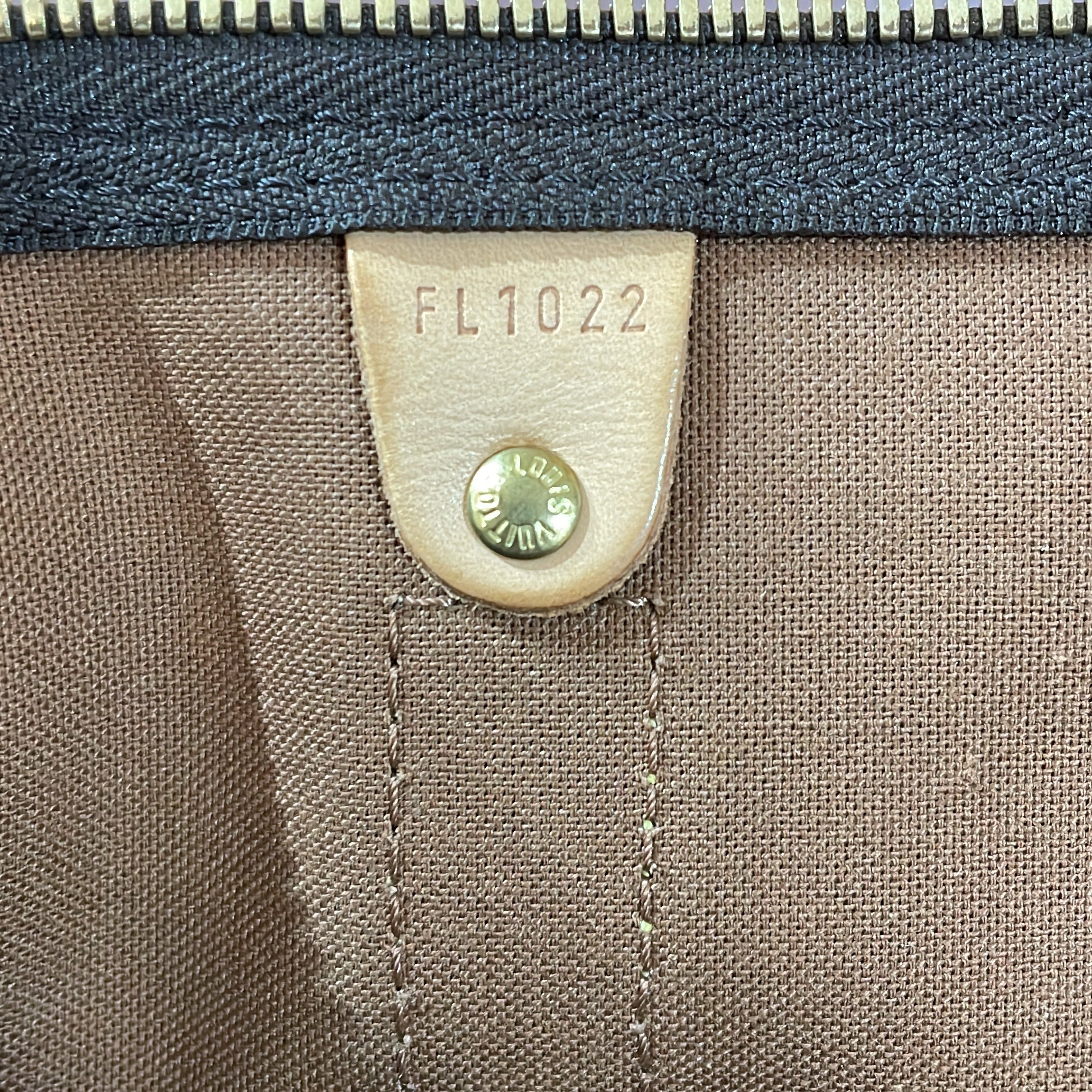 Pre-Loved Louis Vuitton Keepall Bag Monogram Canvas 55 - Image 9