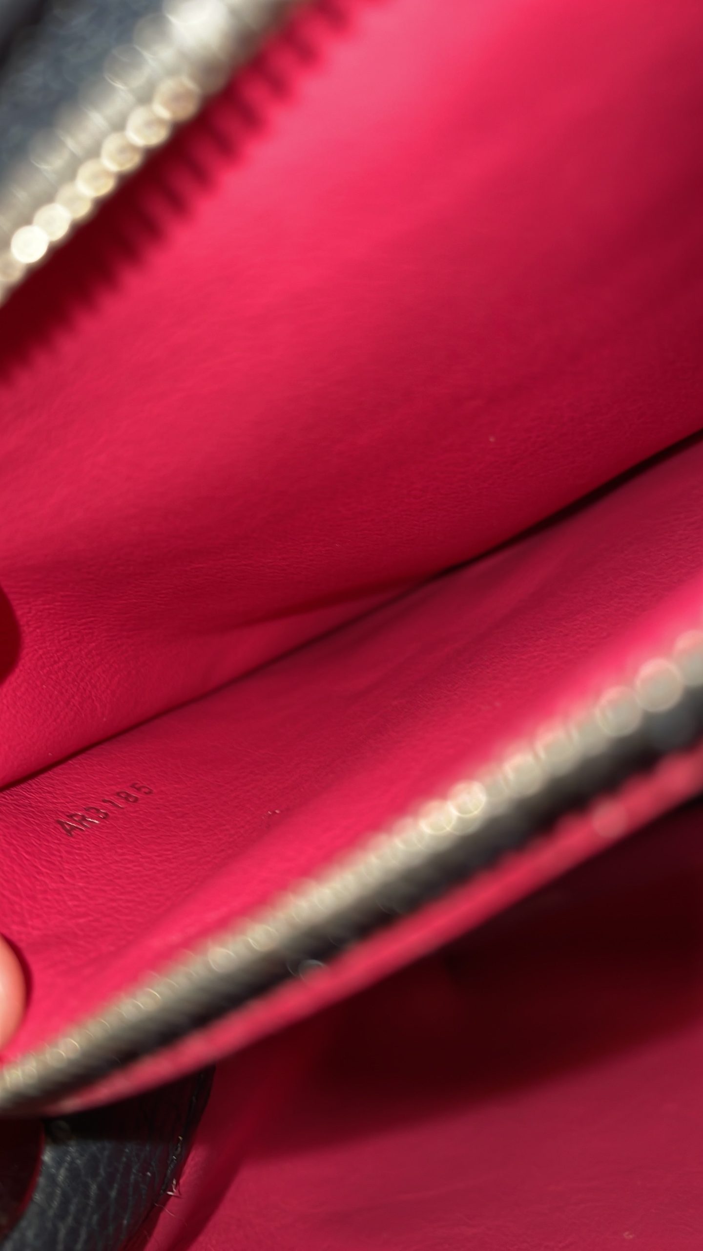 Pre-Loved Louis Vuitton Capucines Bag Leather BB - Image 7