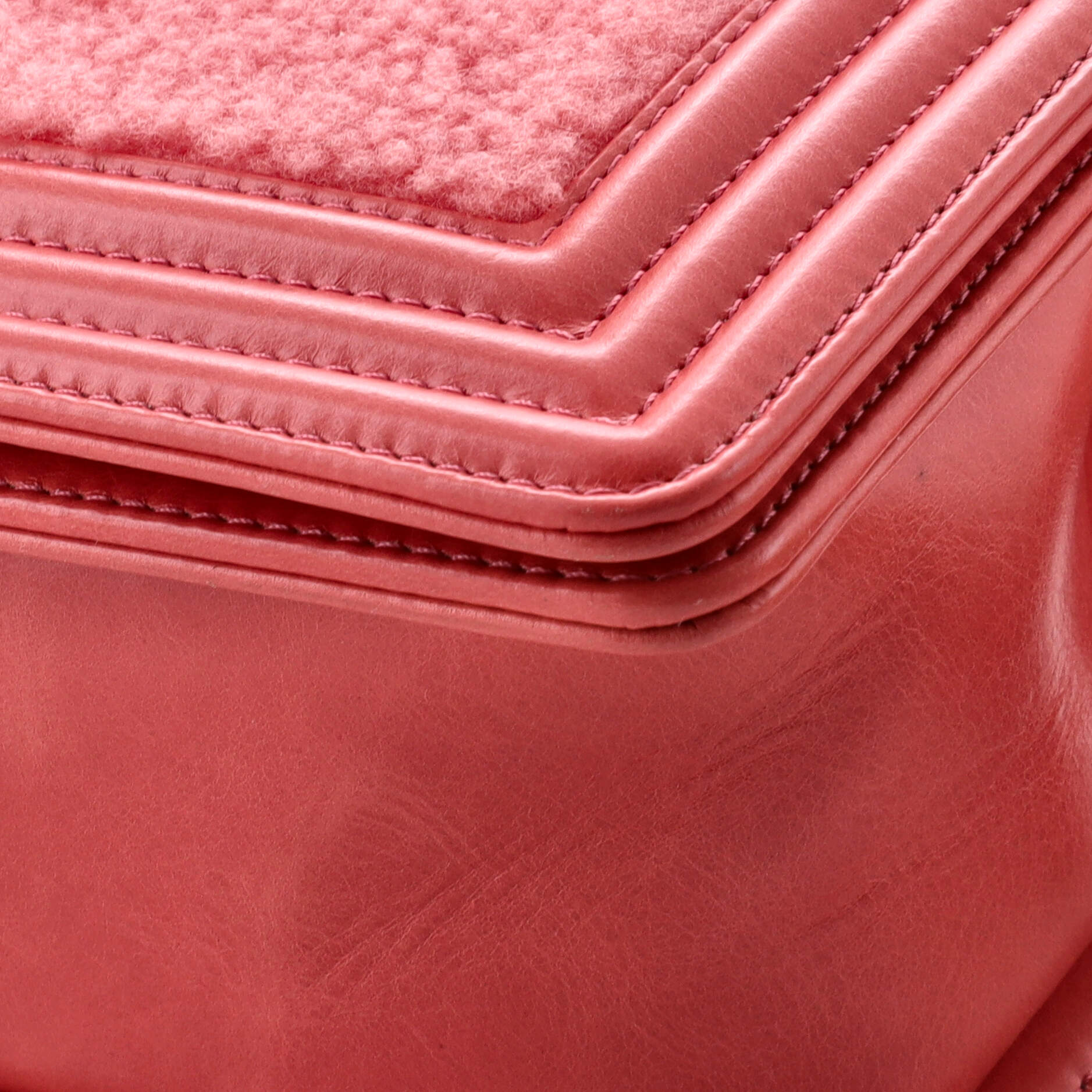 Pre-Loved Chanel Boy Flap Bag Shearling with Leather Old Medium - Image 7