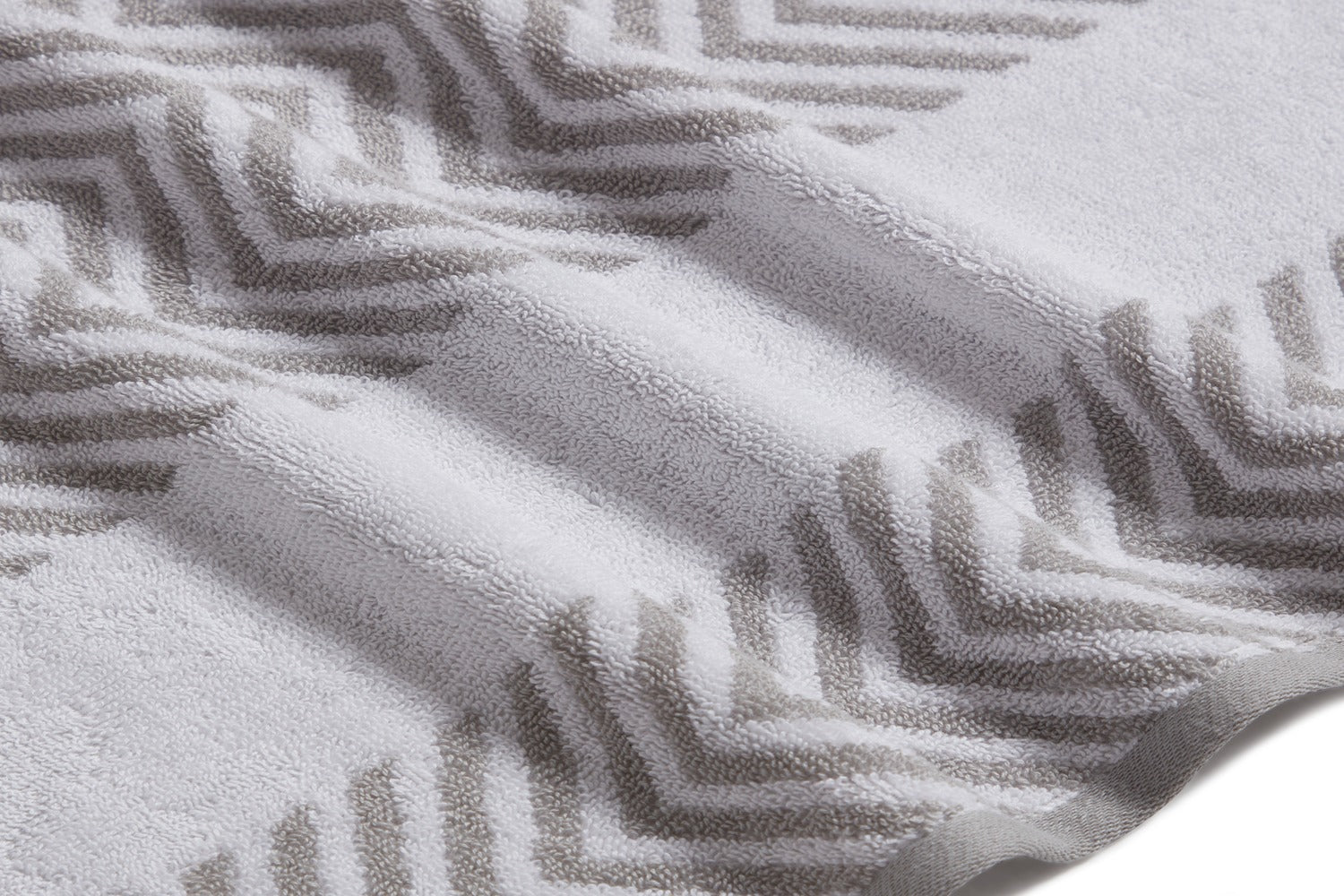 Kathy Ireland 6 Piece Chevron Jacquard Towel Set with Lets Dry - Image 13