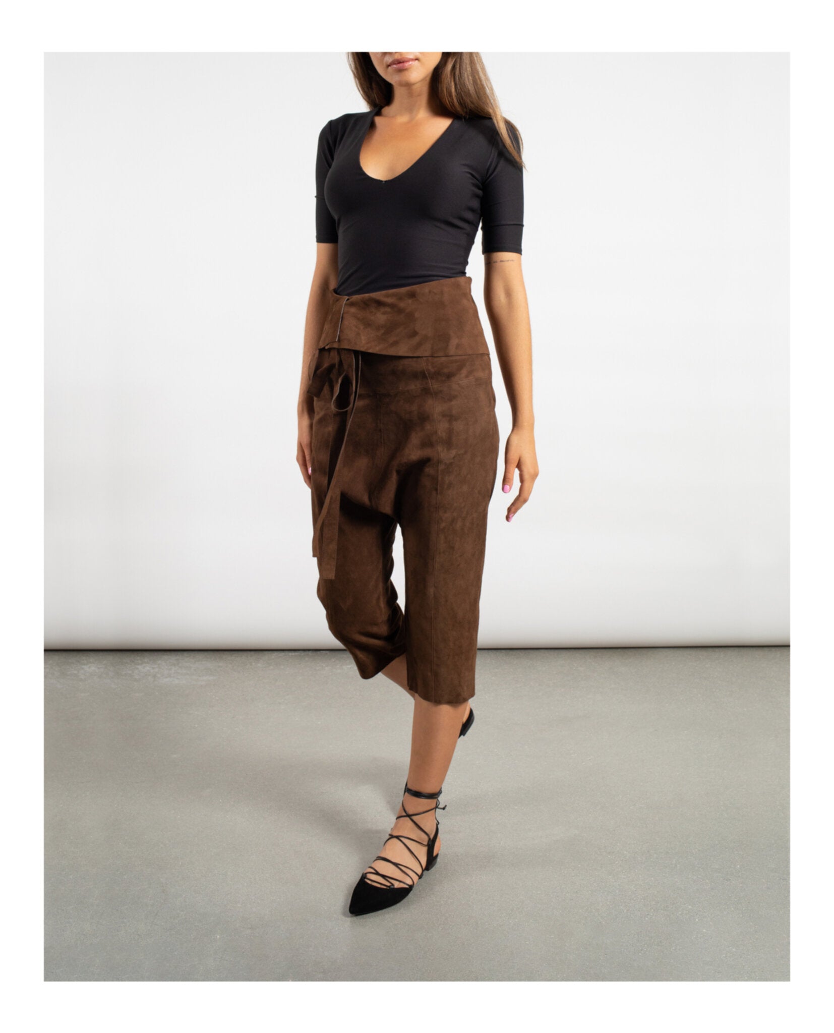 Saint Laurent Cropped Suede Droped Shorts - Image 2