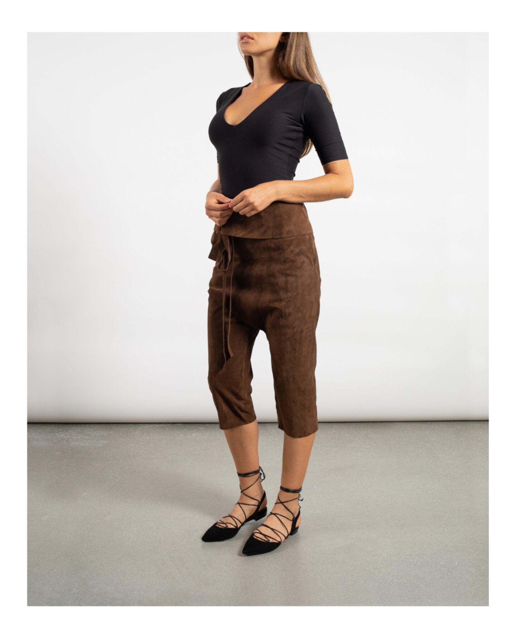 Saint Laurent Cropped Suede Droped Shorts - Image 4