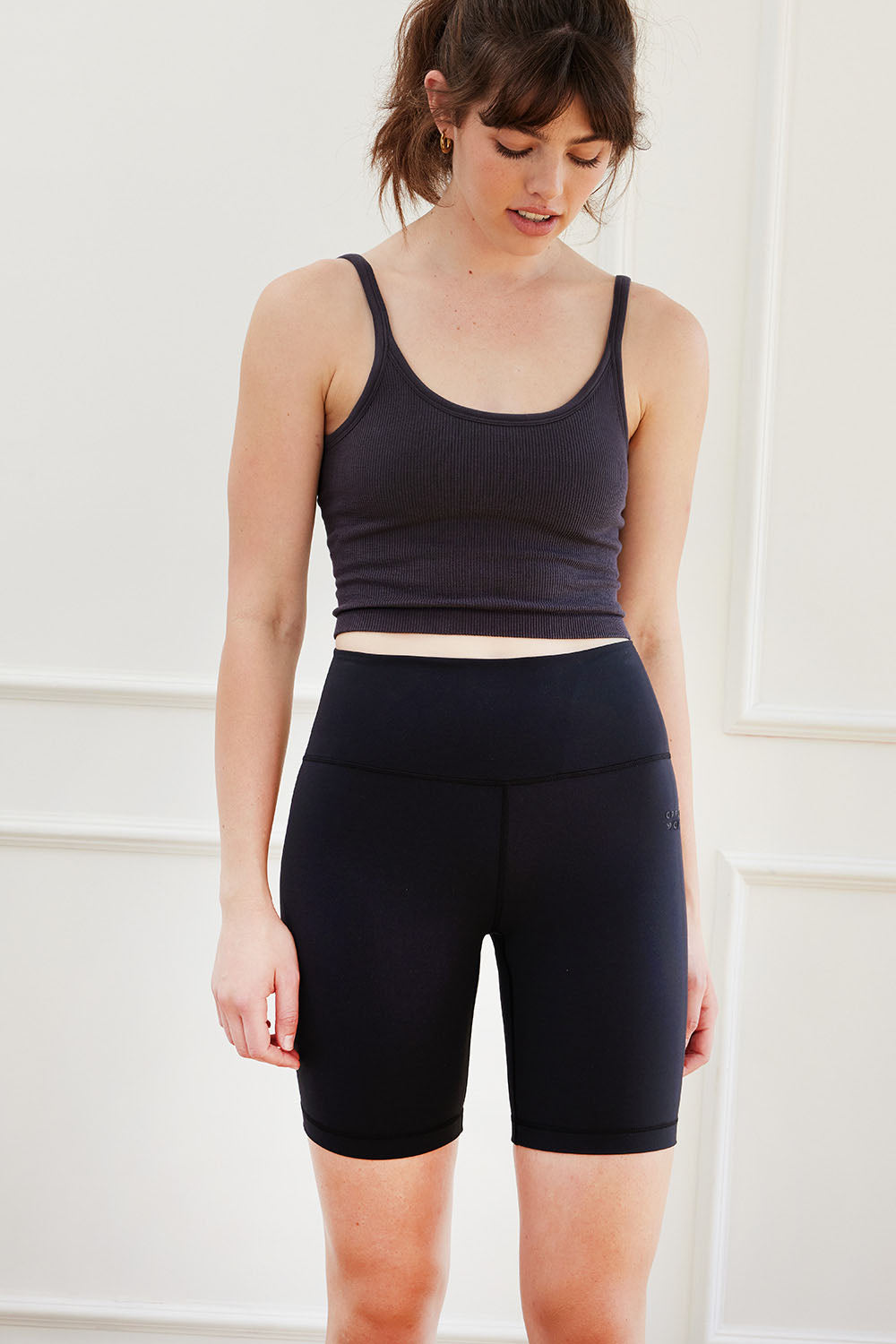 Cream Yoga Women's Drew biker shorts black - Image 3