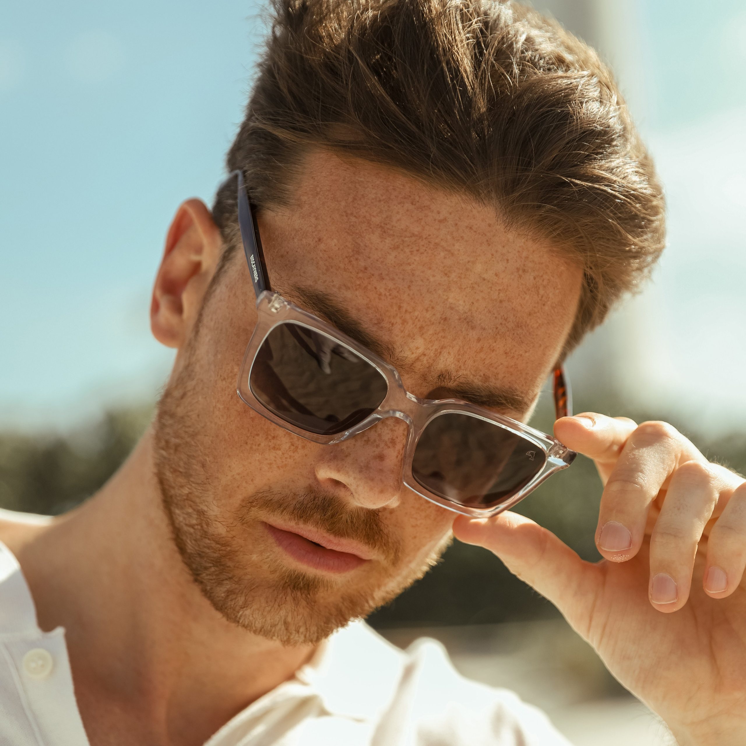 Biscayners Bill Bags Crystal Grey Sunglasses - Image 4