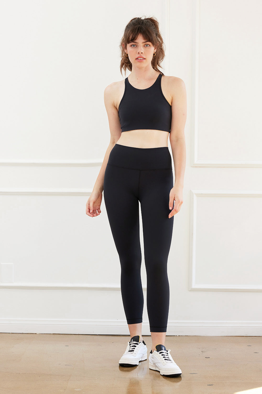 Cream Yoga Women's Jaylyn high-neck sports bra black - Image 3