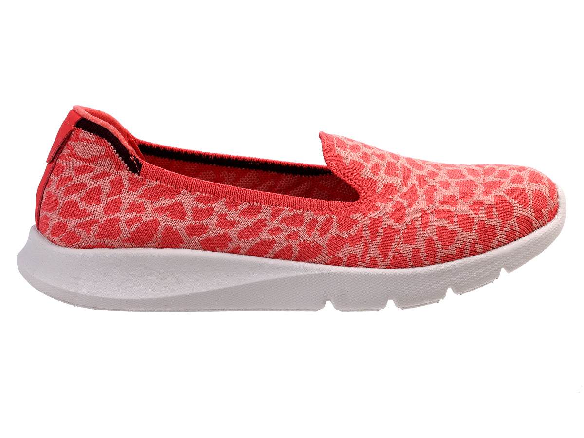 Spenco Epic Stretch Giraffe Women's Slip On Shoes - Image 3