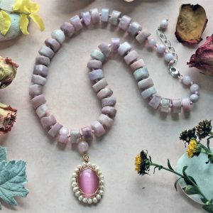 MGR Women's Hand Made Pearl Decorated Cat's Eye Pendant Necklace.